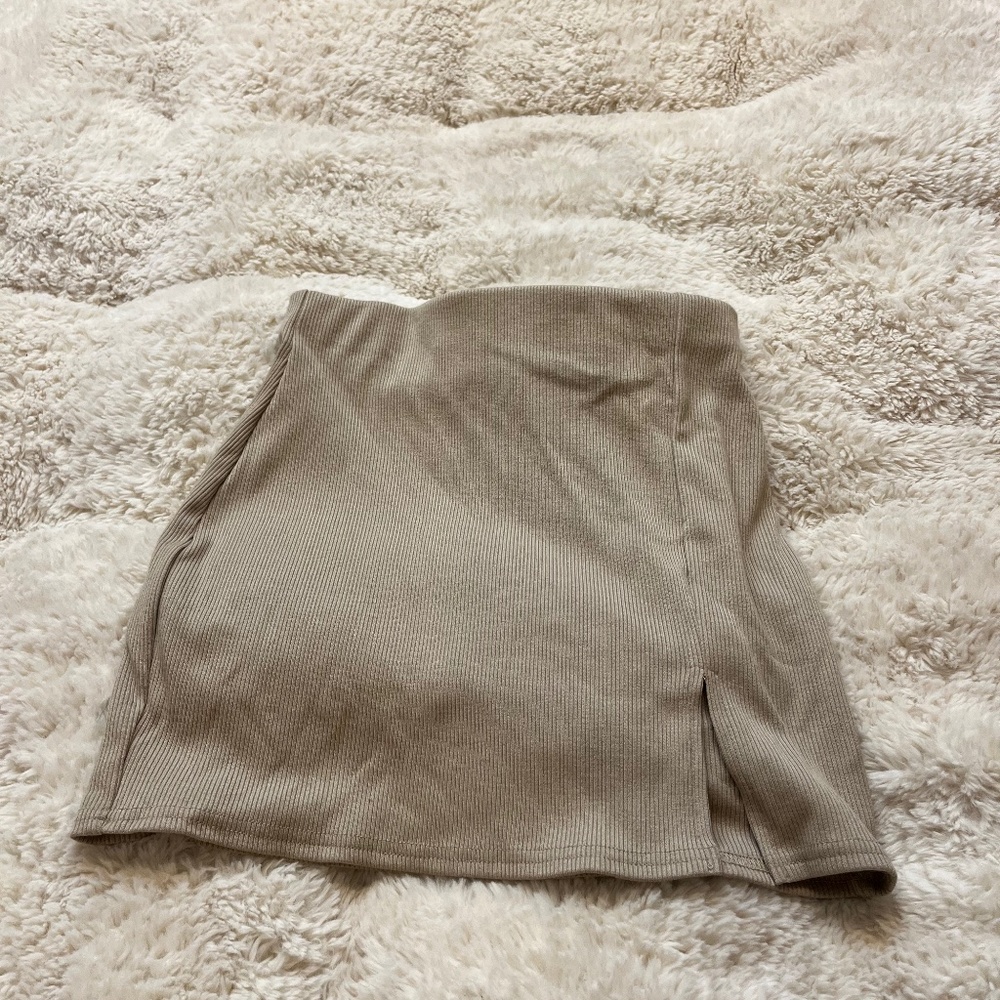 Fashion Nova ribbed mini skirt